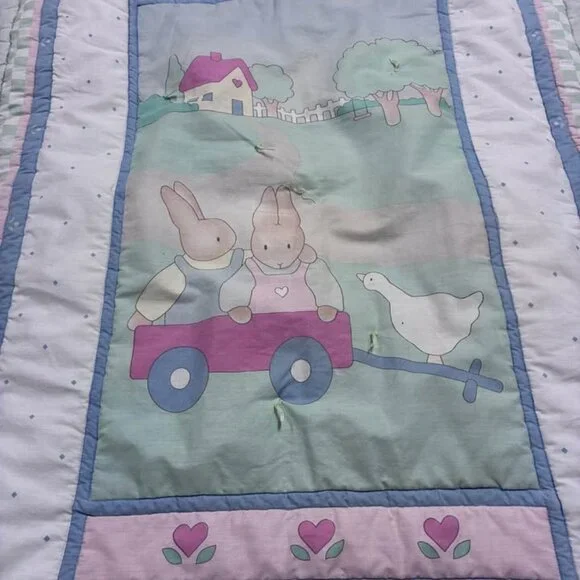 Vintage Daisy Kingdom Quilt/Comfortable